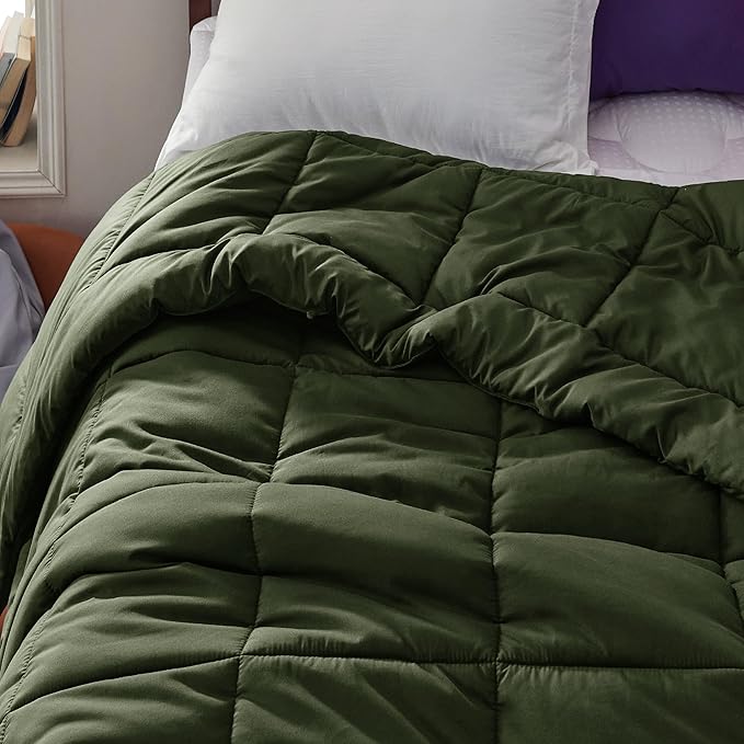 Bedsure Comforter Duvet Insert - Quilted Comforters Twin Size, All Season Duvet, GentleSoft Down Alternative Bedding, with 8 Tabs, Gifts for Women/Men, Olive Green, Twin 88 x 68 Inches